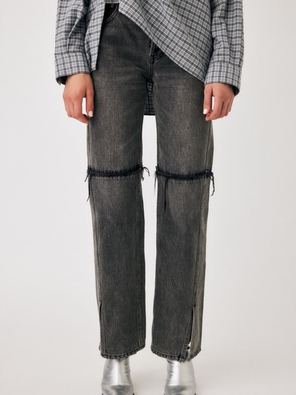 Moussy Women's Vintage Gray Skinny Jeans with Raw-Knee Detail